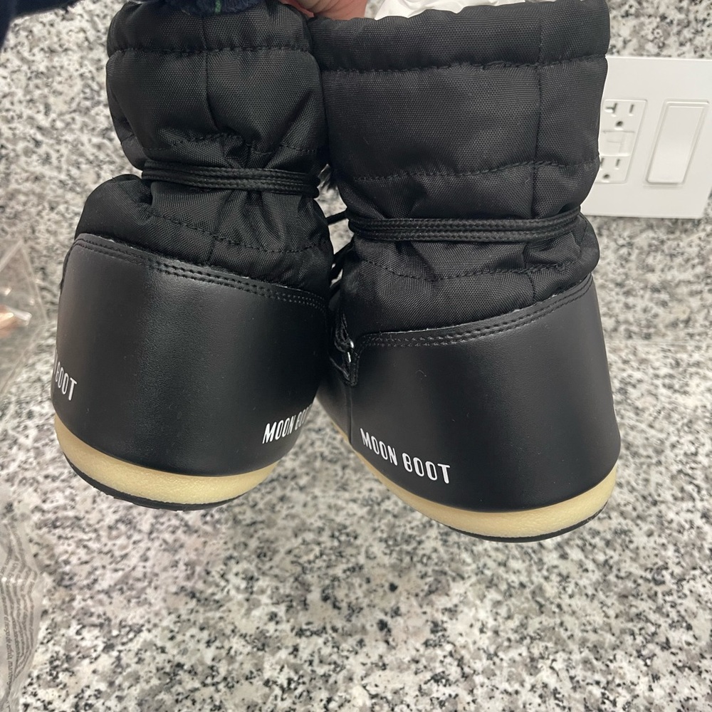 Black Winter Boot - Picture 4 of 8